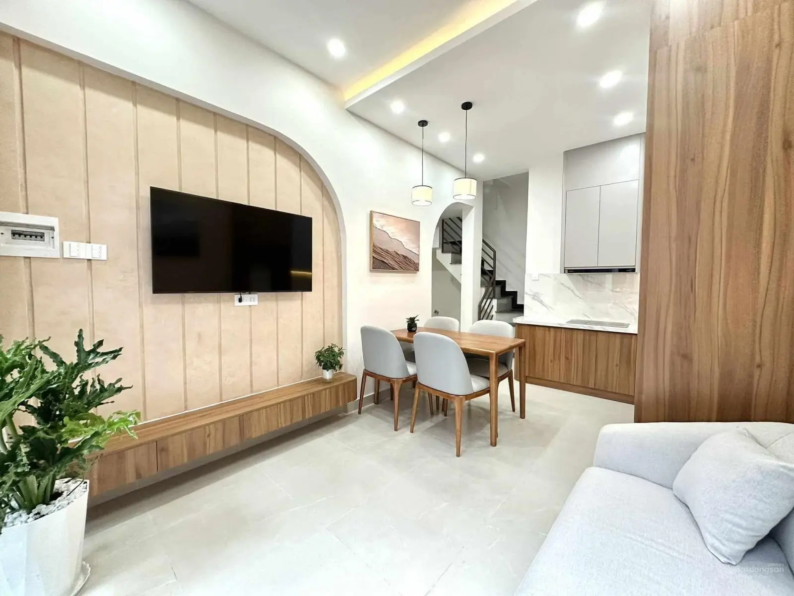 Giá chỉ 4,7 tỷ- nhà đẹp sát quận 1 lê văn duyệt, bình thạnh- 2 tầng 3 phòng ngủ full nội thất