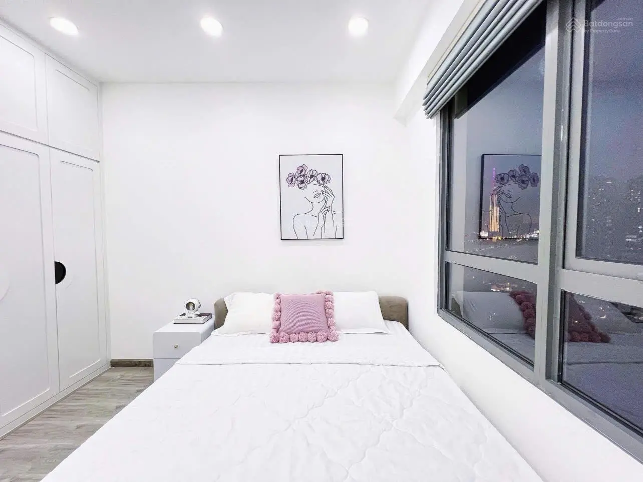 Cần tiền bán gấp căn hộ Mastrei Thảo Điền 2PN view tòa 81 tầng - chỉ 5.7 tỷ
