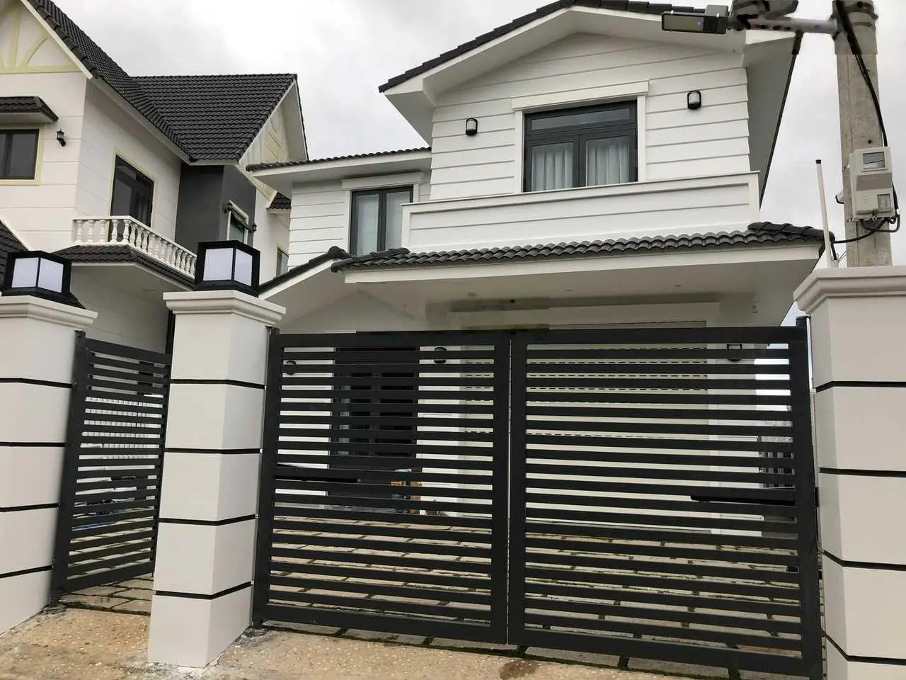 Villa sân vườn Nam Hồ 374m2 ngang 10,2m nở hậu đều 13,5m 3 tầng đã hoàn công
