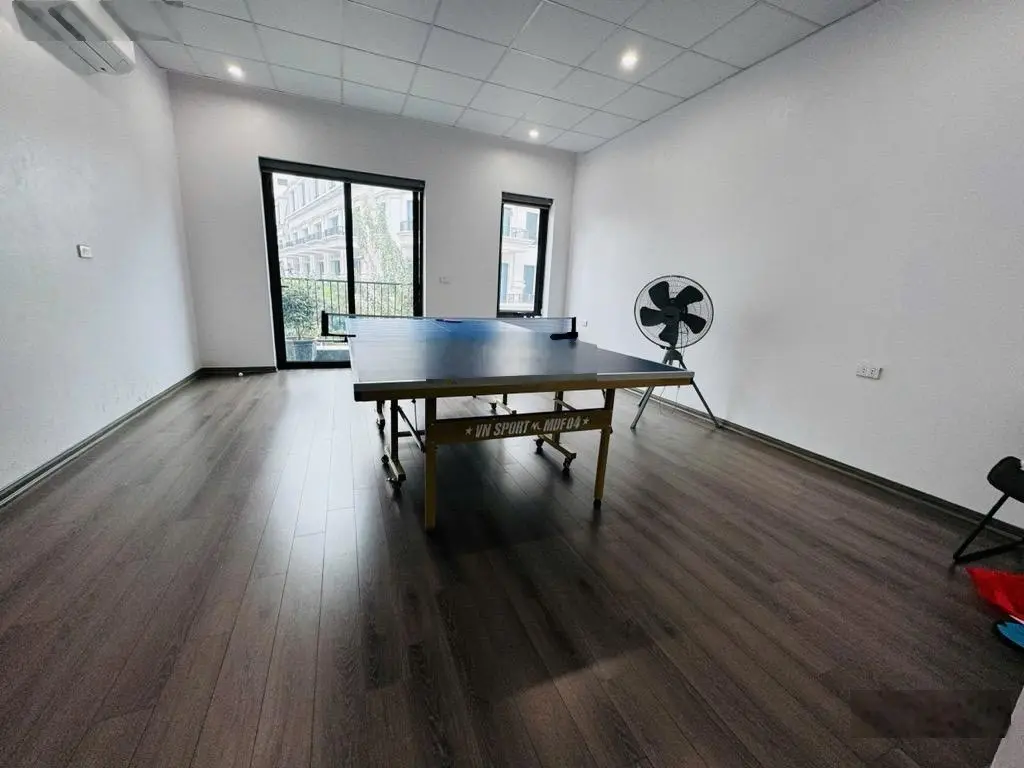 Biệt thự LK 5 tầng nội thất đẹp, kinh doanh văn phòng - có thang máy - đường 2,3 oto tránh