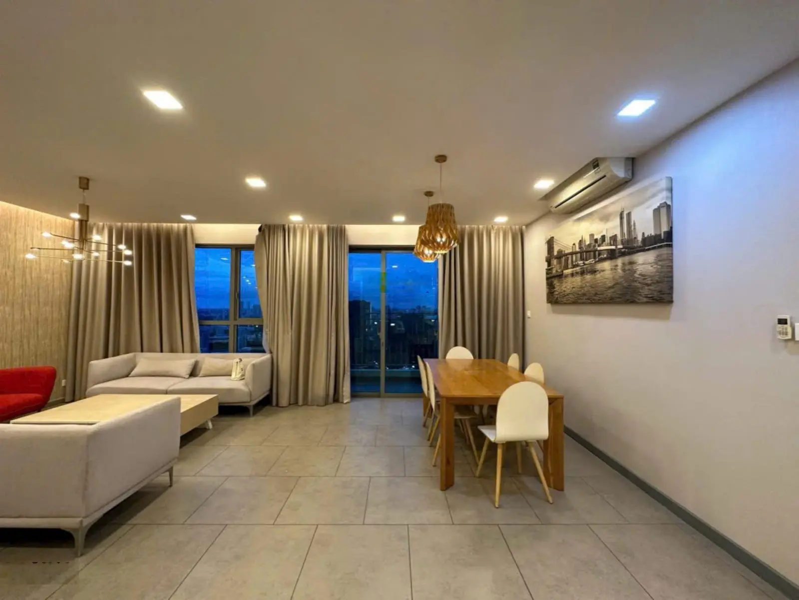 Hàng hiếm cần bán tại chung cư Riviera Point, diện tích 189m2, có 4PN 3WC, 13,1 tỷ vnd