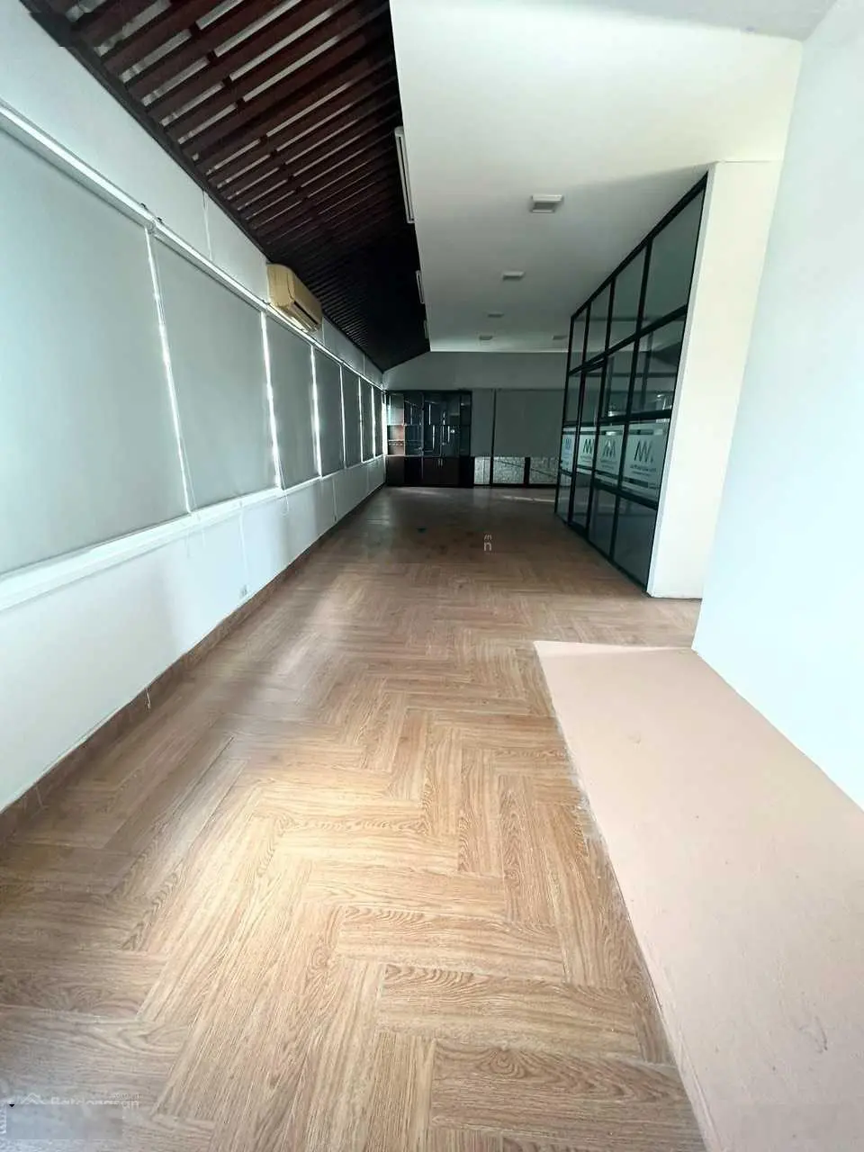 Chính chủ - tòa nhà 8 tầng mặt phố Lò Đúc. Căn góc 230m2, tương lai 2 mặt phố. Dòng tiền 2.6 tỷ/năm