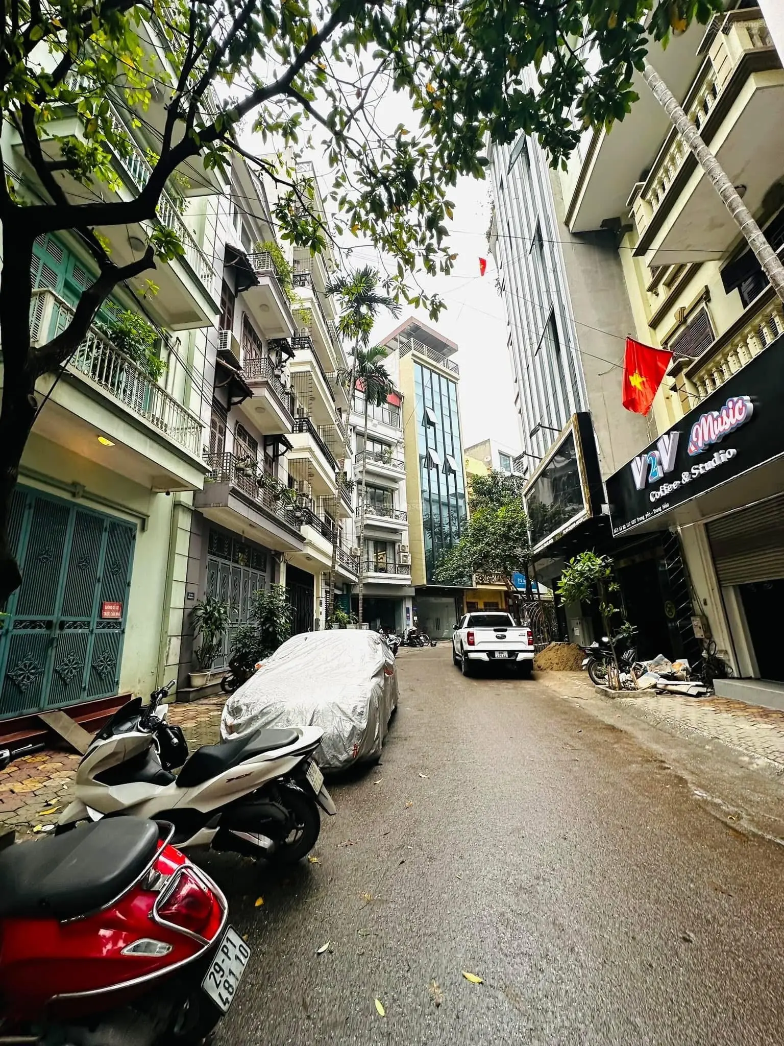 Toà Văn Phòng Thông sổ Vàng- Vũ Phạm Hàm- Trung Kính - Oto tránh- Dừng đỗ thoải mái - Vỉa hè KD