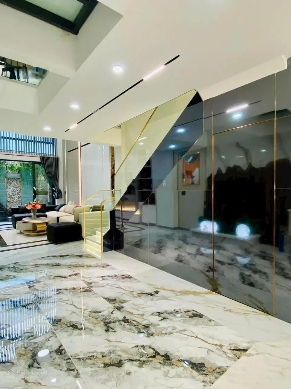 Bán gấp căn nhà Hậu Giang, p.6, Quận 6. Giá 2,99 tỷ, DT 56m2, LH Như 0766372453, đường hẻm xe hơi