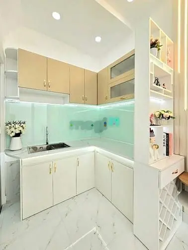 Nhà đẹp 2 lầu có sổ hồng, gần chợ gần quận 7