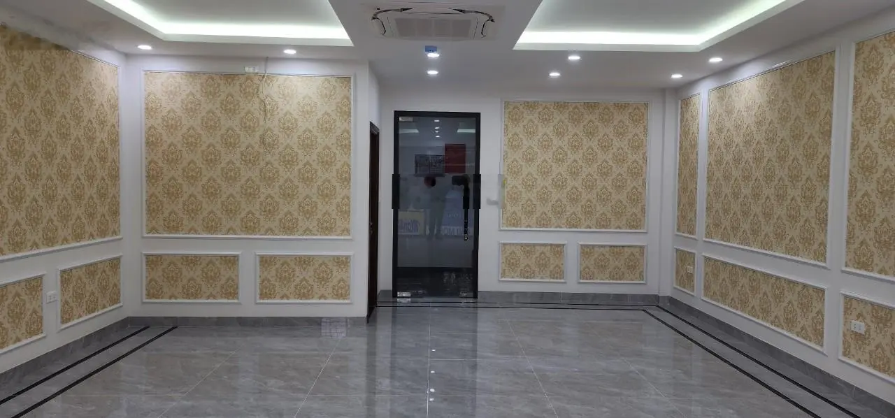 Bán tòa nhà văn phòng mặt phố Nguyễn Khang diện tích 80 m2 mặt tiền 6 mét x 8 tầng