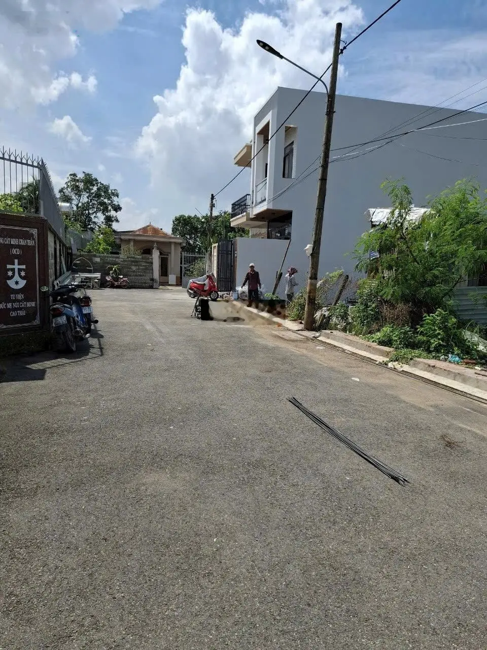 Bán lô đất 4x17 đường nhựa xe hơi, ngay cổng vào tu viện dòng Cát Minh Chân Trần.