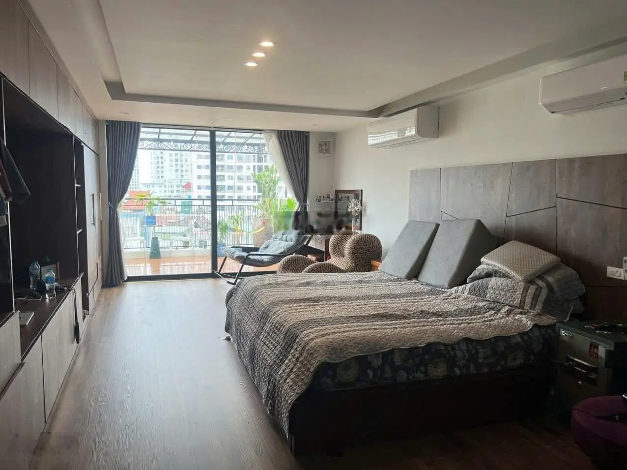 Mặt phố Tam Trinh, 7 tầng thang máy, mới kính koong, vỉa hè, kinh doanh tốt, 60m2, hơn 13 tỷ