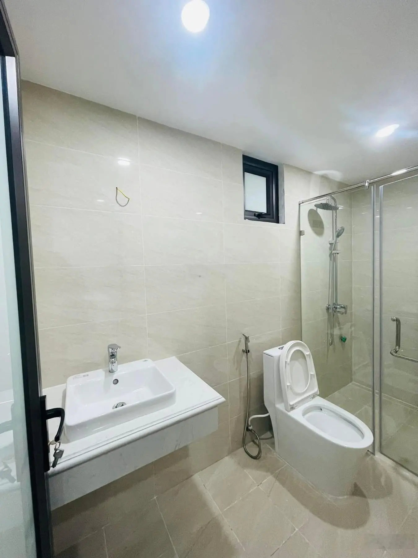 Bán nhà riêng tại Cổ Nhuế, 5,85 tỷ, 31m2, 3PN, 4WC, 5 tầng, pháp lý đầy đủ, ô tô cách 1 nhà