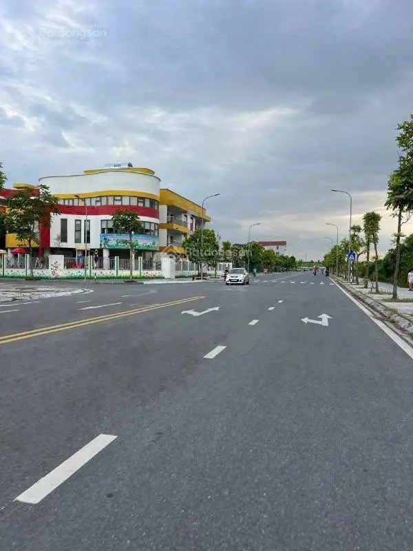 Bán đất cự khối 70m , mt 5m , đường ôtô tránh kinh doanh gía chào 8,2tỷ thương lượng