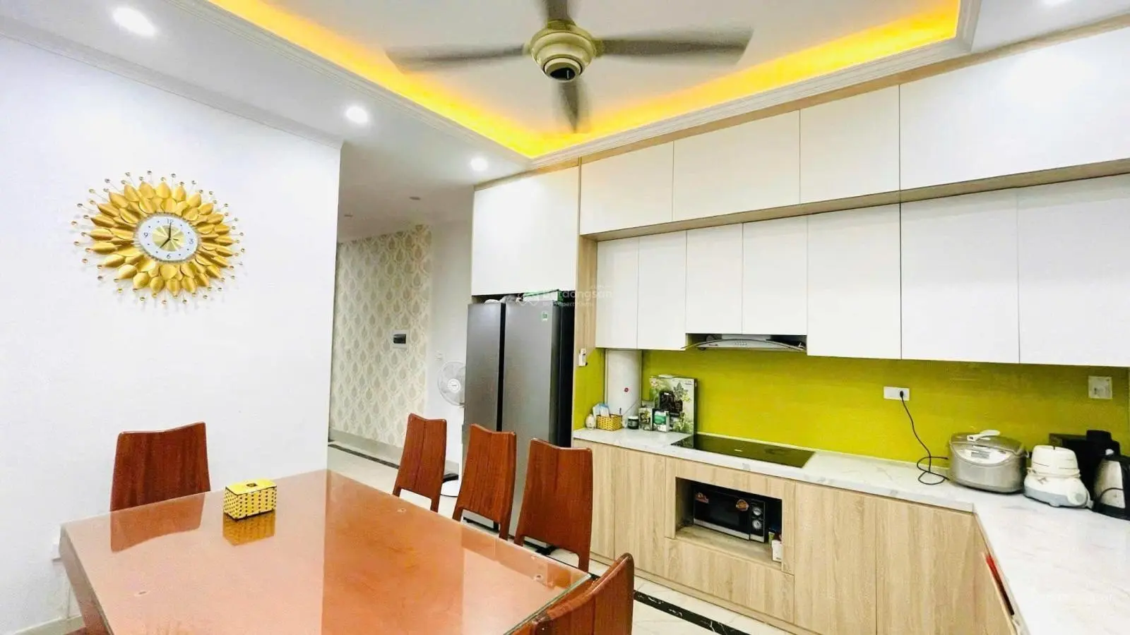 Nhà đẹp, 55m2 5 tầng, giá 12,5 tỷ, Đường Láng, Đống Đa, ô tô, kinh doanh, sát ngã tư cầu giấy