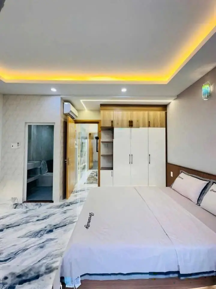 Nhà gần chợ Thạnh Xuân, đường 12m thông, nhà mới full nội thất