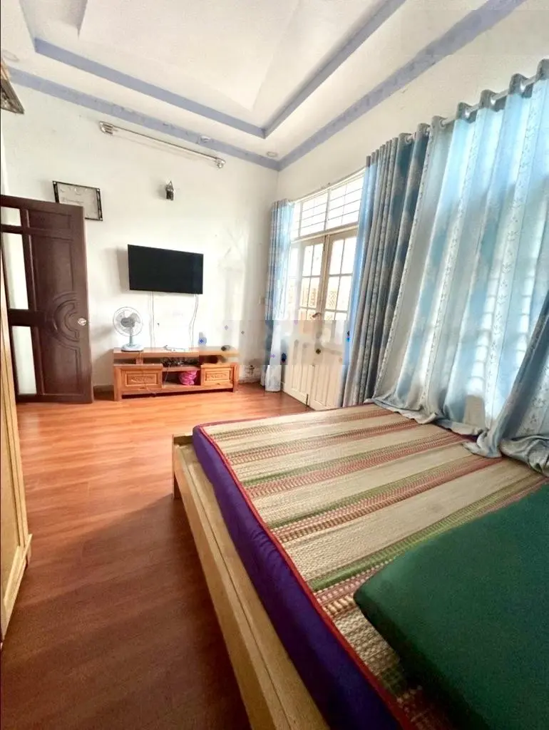 Bán nhà hẻm xe hơi 2 tầng 80m2 3pn ngay Kđt Vạn Phúc, sổ hồng hoàn công chỉ 5,7 tỷ
