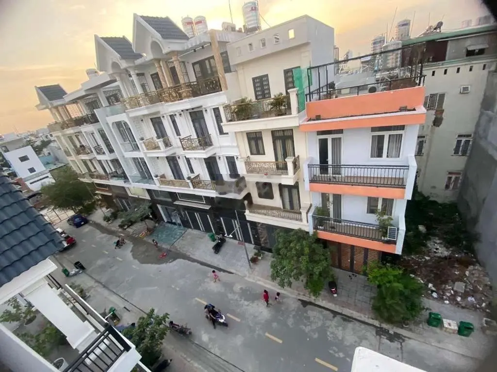 Nhà Mới Đường 12m, Nguyễn Văn Quá. Ngay Giáo Xứ Chợ Cầu