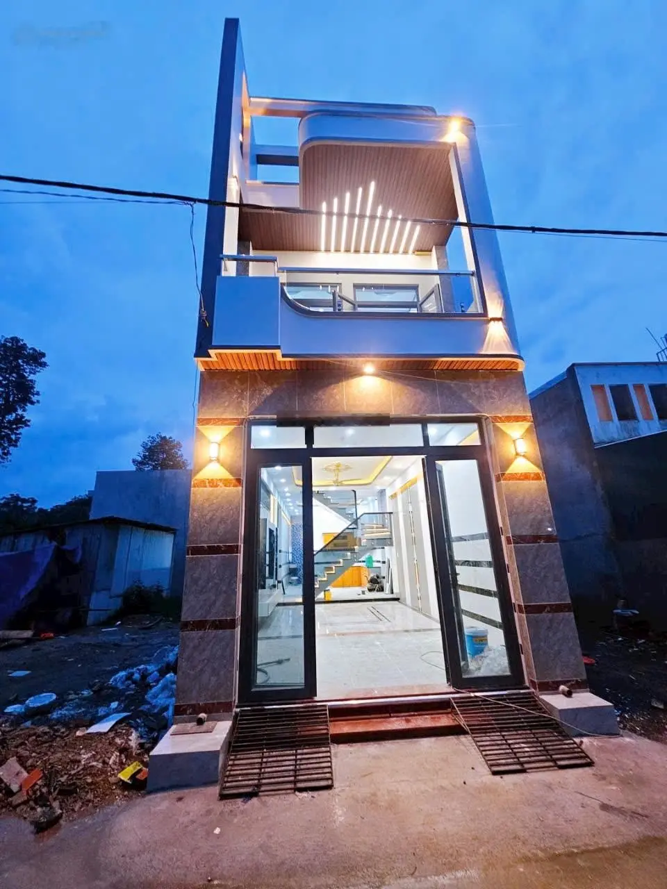 Nhà mới sổ riêng giá rẻ. Tân bình.dĩ an