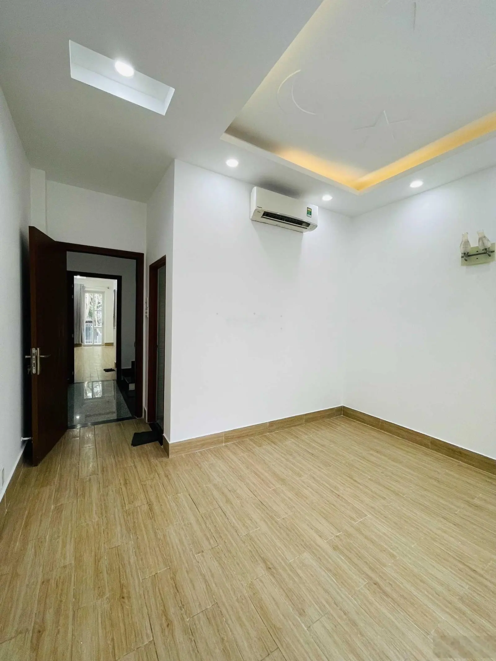 Bán nhà 3 lầu (4x18m) đường số khu Công Ích, Quận 4, P. Phú Mỹ, Quận 7 LH: 0917 796 *** Phương