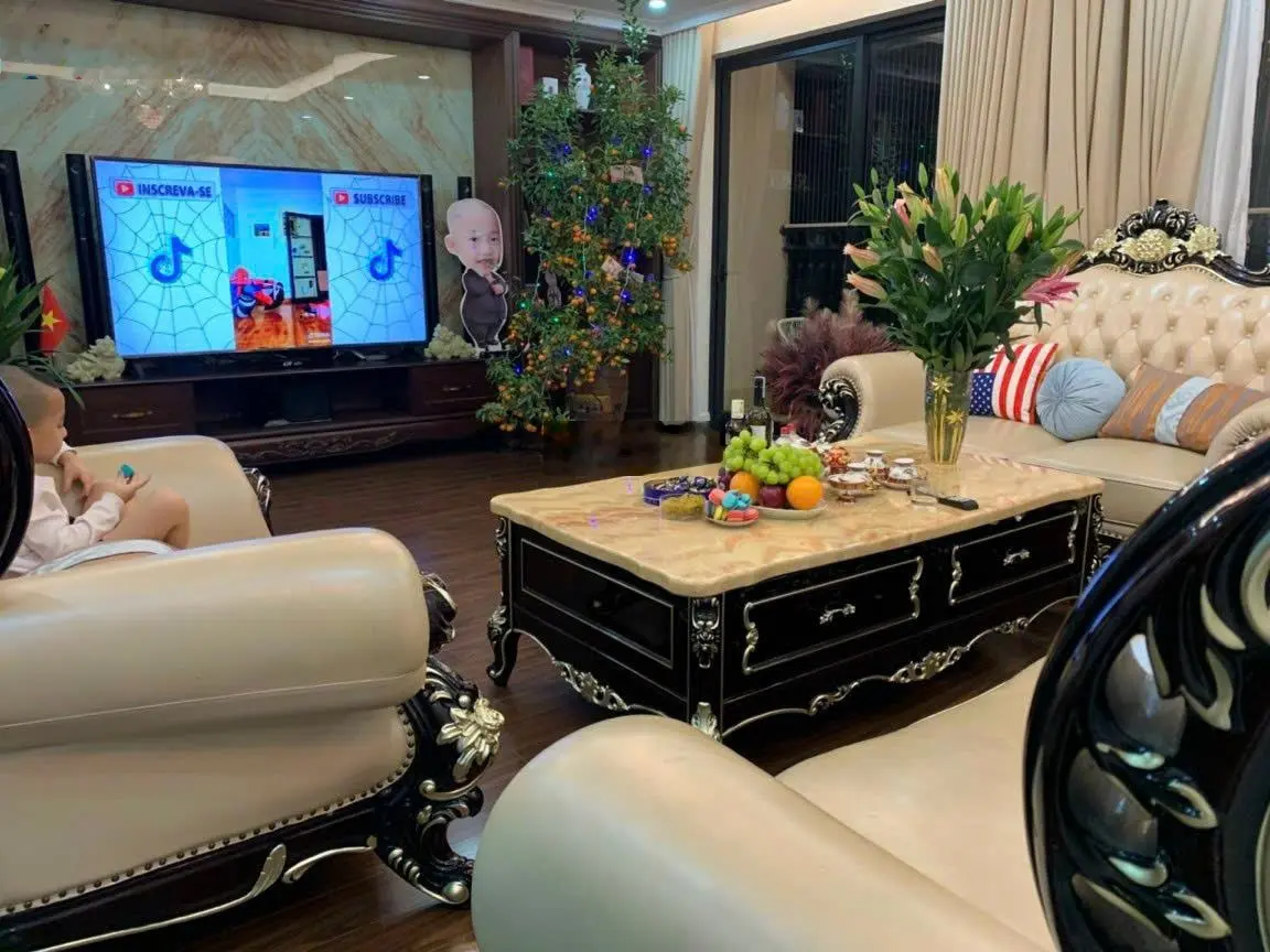 Gia đình tôi cần bán thiện chí căn 2PN 78m2, tòa DDN1 giá 5.8 tỷ, đầy đủ nội thất, LH 039674999