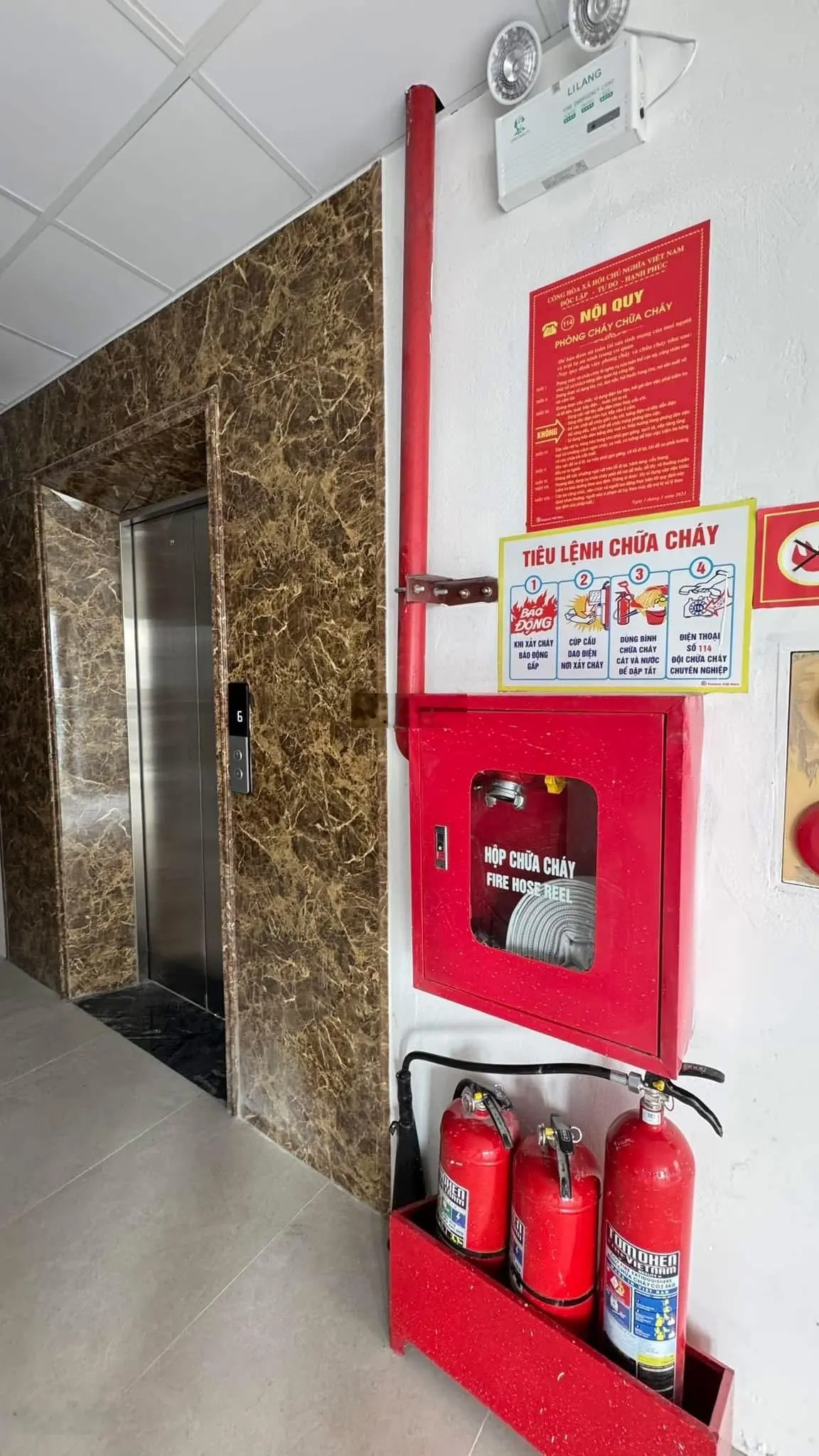 Chủ nhà gửi bán tòa văn phòng mặt phố Hồ Tùng Mậu: 340m2, 8 tầng, MT: 38m. Giá: 288tỷ