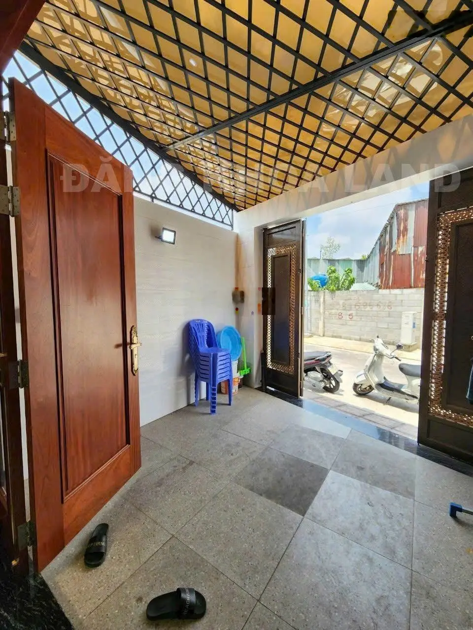Chốt gấp !!! Chỉ 7 Tỷ - Nhà Đẹp Hiện Đại, Vào Ở Ngay, Gần Phạm Văn Đồng!