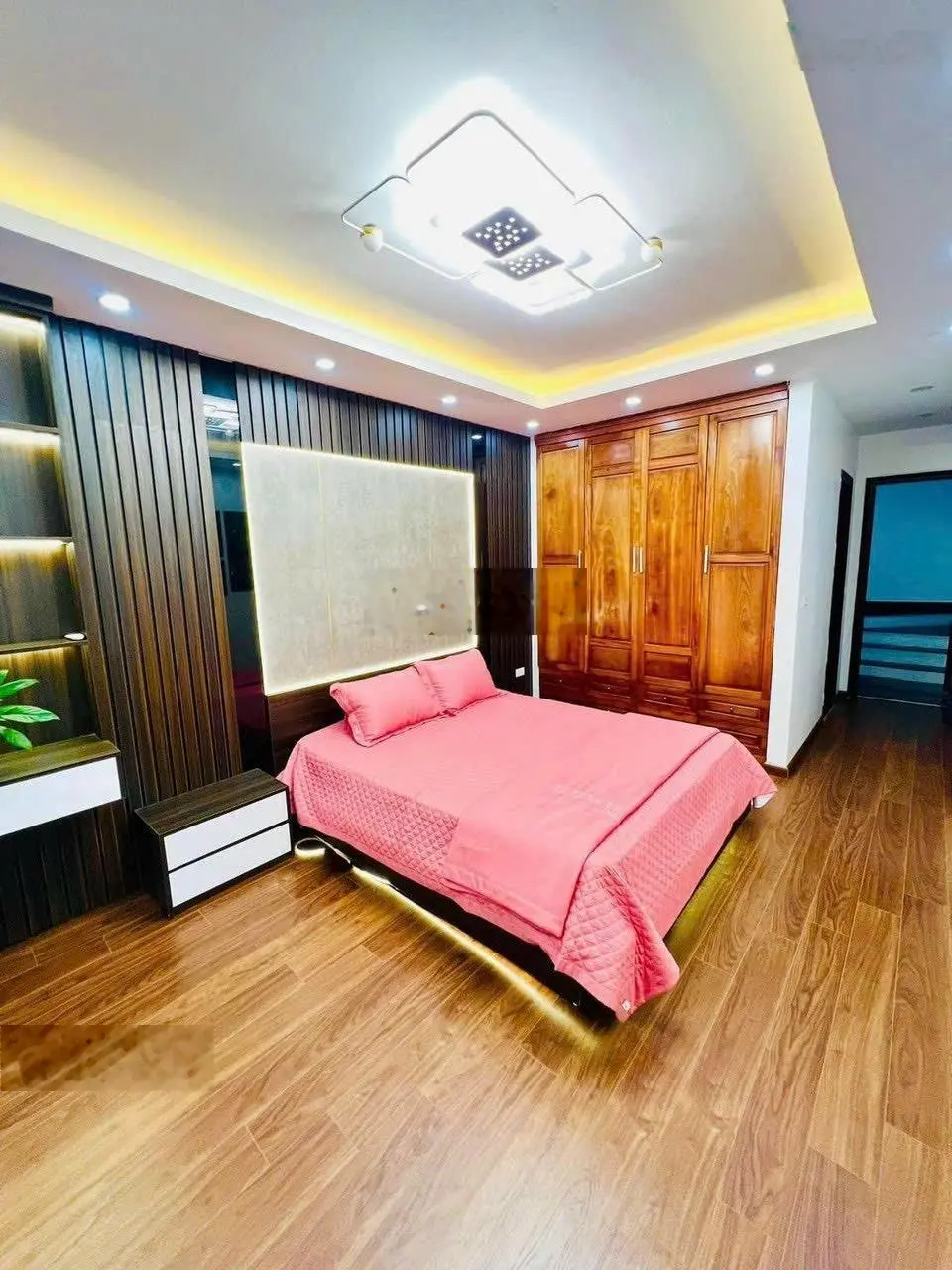 Bán nhà Nguyễn Trãi - gần Royal 40m2 5 tầng - nhỉnh 6 tỷ - gần ô tô - xây mới - thông tin chuẩn
