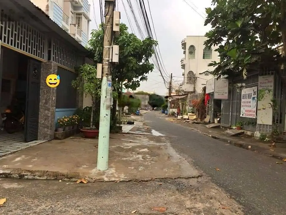 Sang nhà cũ 5x20=100m2 đường Trần Văn Mười Hóc Môn gần chợ Bà Điểm , buôn bán đông đúc, sổ sẵn