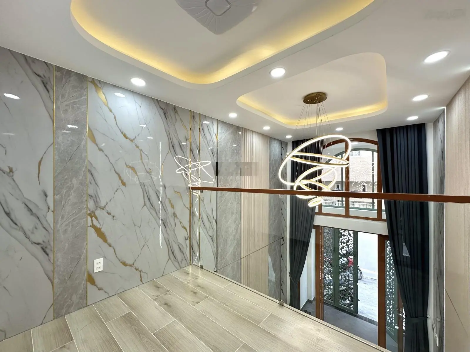 Bán nhà đẹp có thiết kế hiện đại, full nội thất trên đường Bạch Đằng, phường 24, Bình Thạnh.