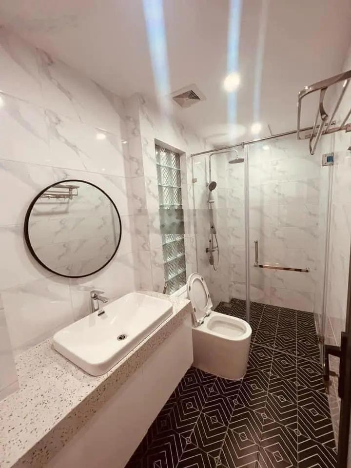 Bán nhà Dương Văn Bé, Hai Bà Trưng, Vĩnh Tuy, sau Time City, 30 oto DT 44,5m2x5T, mới, giá 5, x tỷ