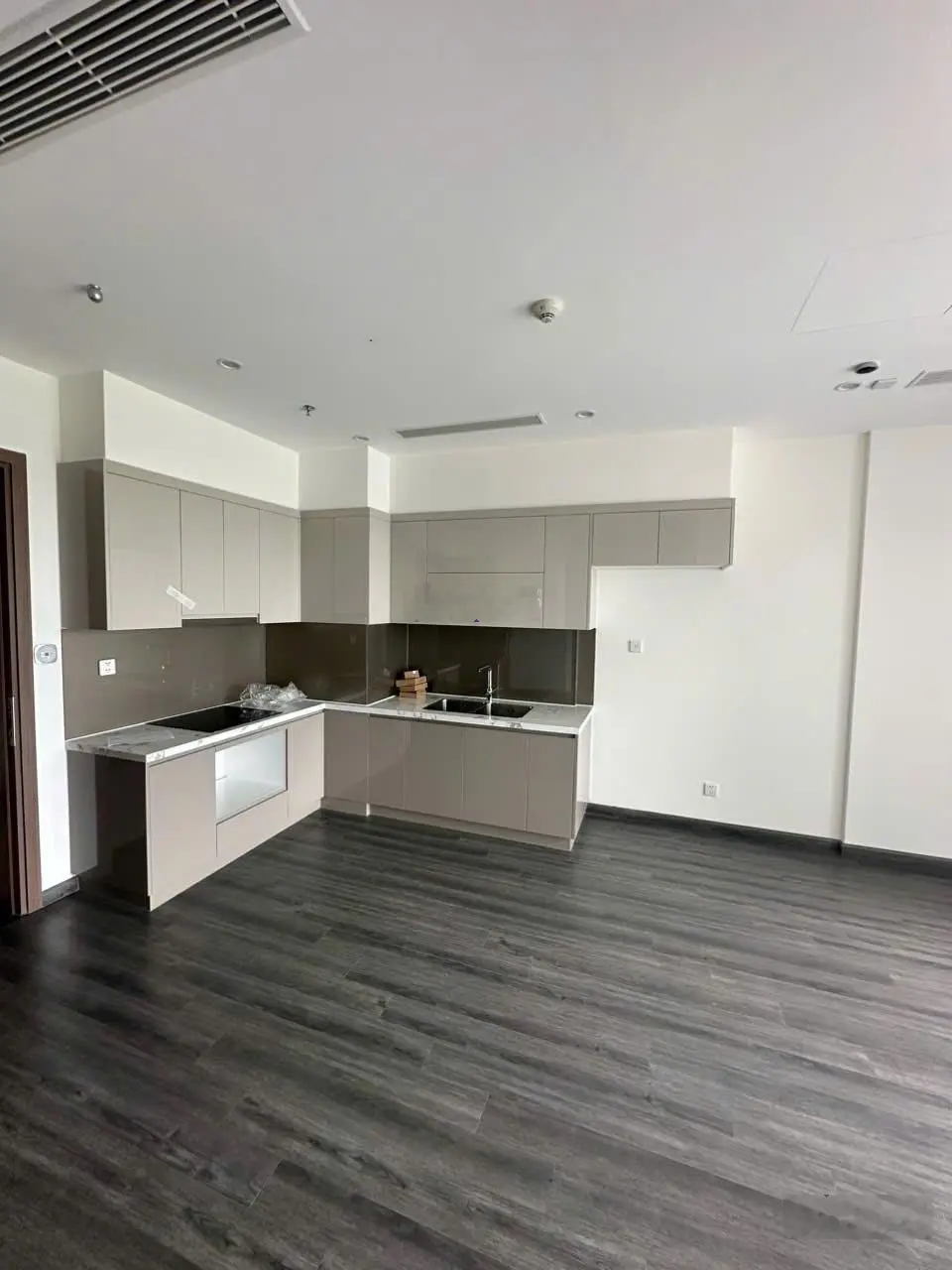 Chính chủ bán căn góc Zenpark view thoáng mát, đẹp, có hướng đông nam cực mát. LH: 0984 463 ***