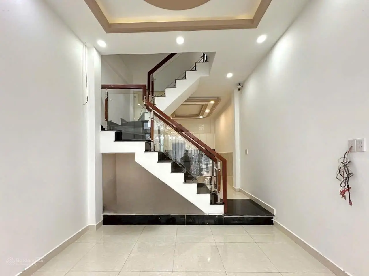 CẦN TIỀN BÁN GẤP NHÀ HXH 6m , LÊ QUANG SUNG - Phường 6 - Quận 6 ,DT : 53m2/2tỷ . SHR ,1 trệt 2 lầu