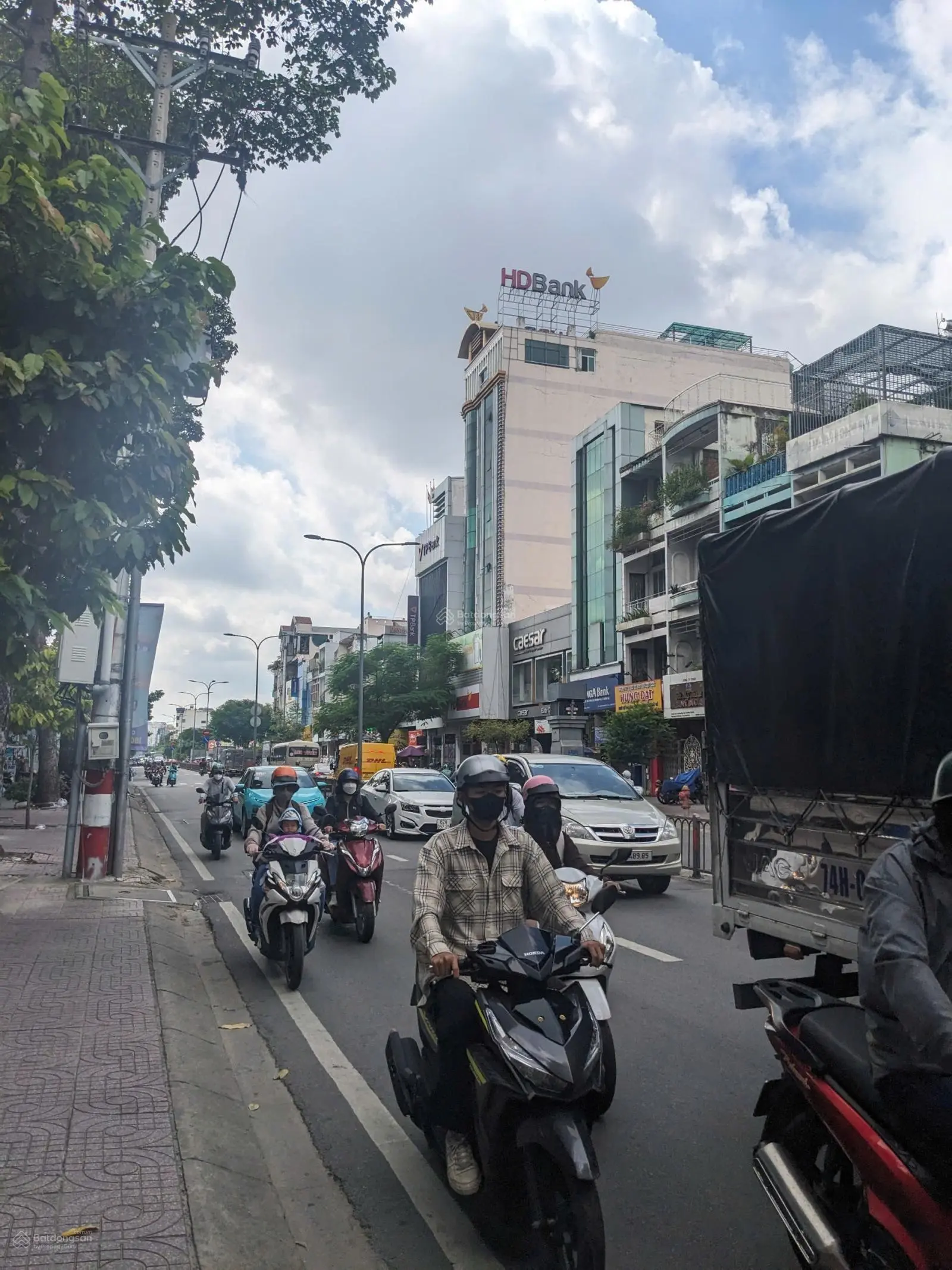 Siêu Phẩm Góc 3MT đường Lý Thường Kiệt, P8, Tân Bình: 420m(16x25m), 3 Tầng. HĐT 300 Triệu/tháng