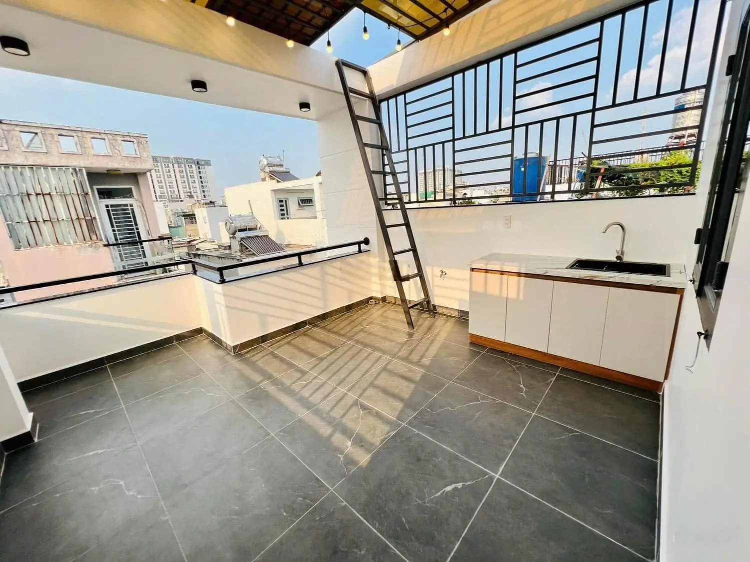 Bán gấp nhà giá rẻ đường cô giang, p.cô giang, quận 1. giá 3 tỷ 350. dt/60m2. 1 trệt 3 lầu. sổ sẵn