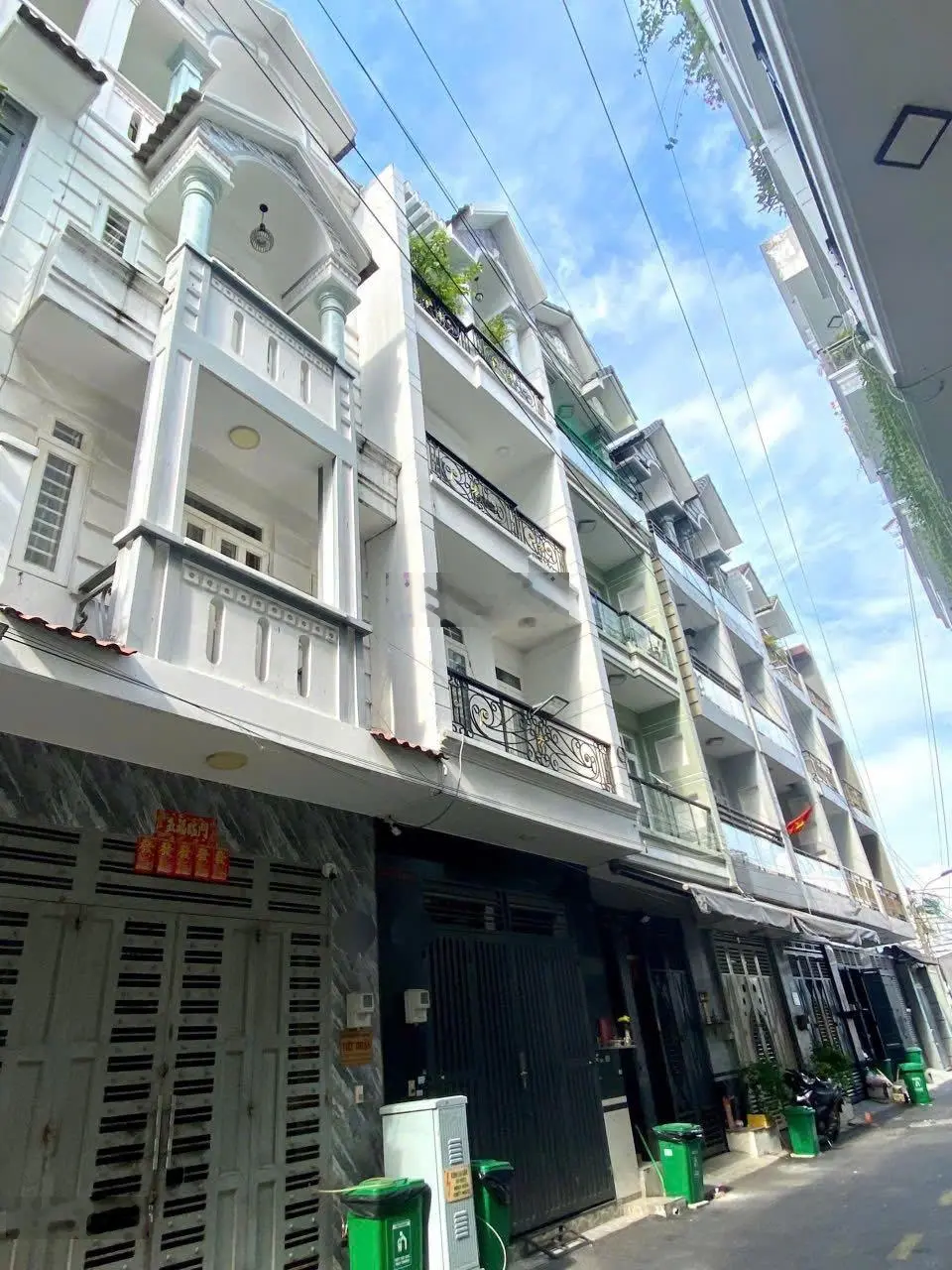 Nhà Lê Văn Quới, 4 tầng 60m2, hẻm đẹp xe tải - ngay ngã tư 4 Xã - giá hơn 5 tỷ
