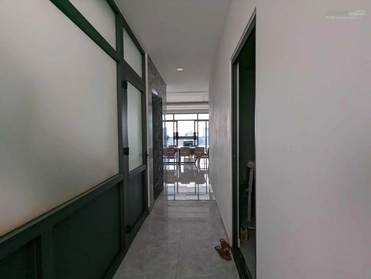 Cần bán gấp - Tòa nhà văn phòng cao cấp - 7x20m - Hầm 5 tầng - Phù hợp làm trụ sở công ty