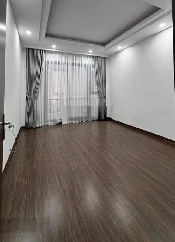 Nhà Thượng Thanh 33m2 x 5 tầng, xây 2 năm, siêu đẹp, ở ngay, nhỉnh 4 tỷ 0976285499