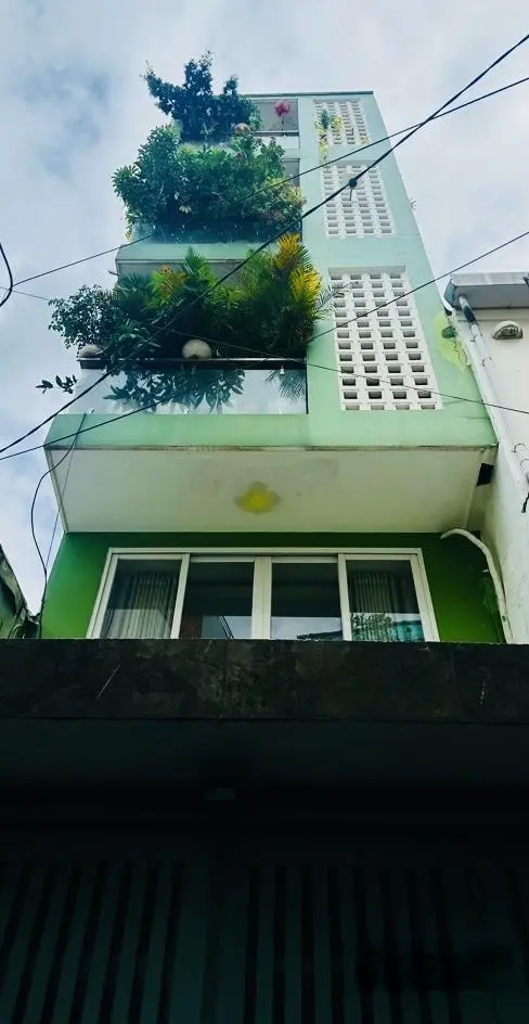Nhà nở hậu xíu - đường 3/2 - 3.3x12(35/40m2), 5tầng - nhích 8tỷ