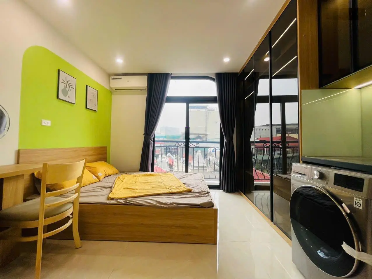 Hàng xóm Royal City! Tòa CHDV mặt phố Cự Lộc, 80m2*8T, 20 phòng KK, đủ PCCC, dòng tiền 6%/năm