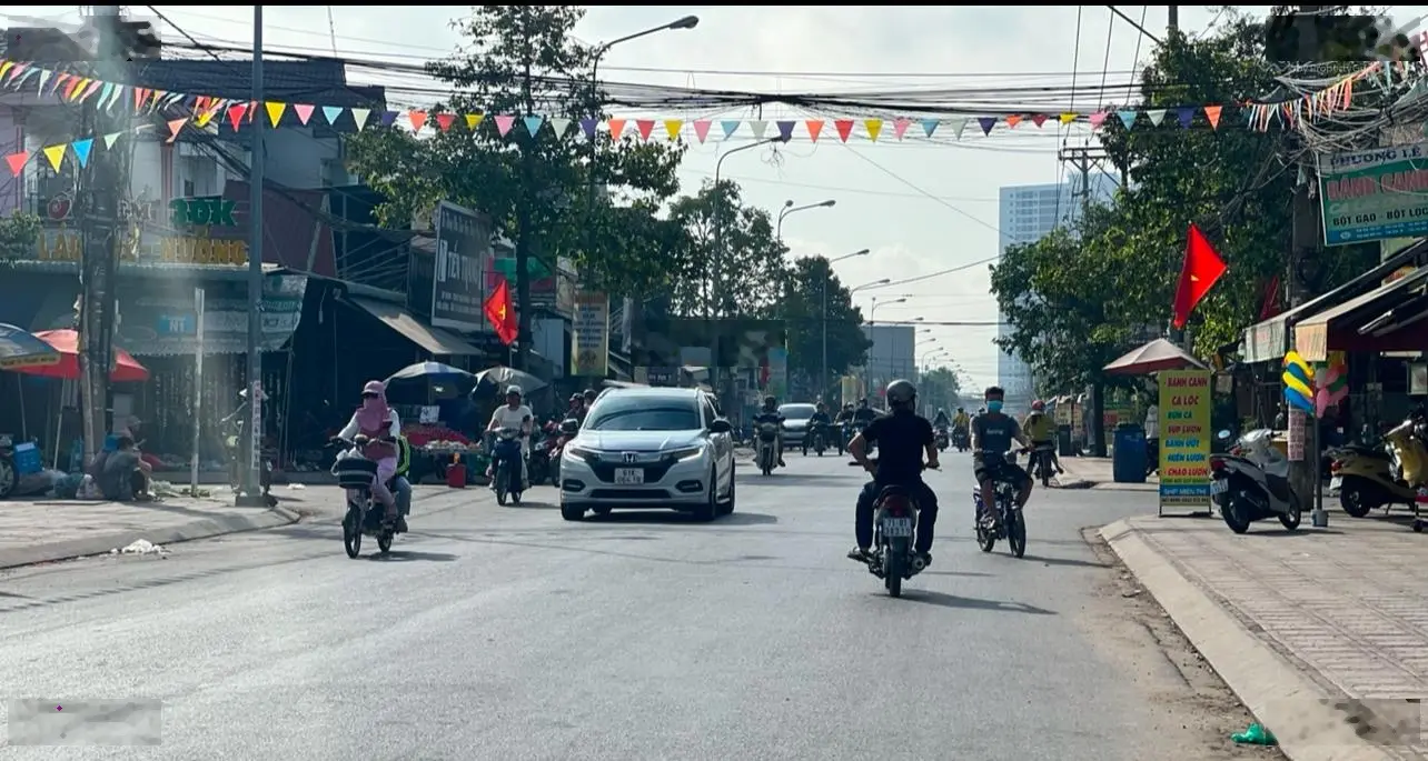 Bán gấp nhà mặt tiền đường D4 KDC Thuận Giao