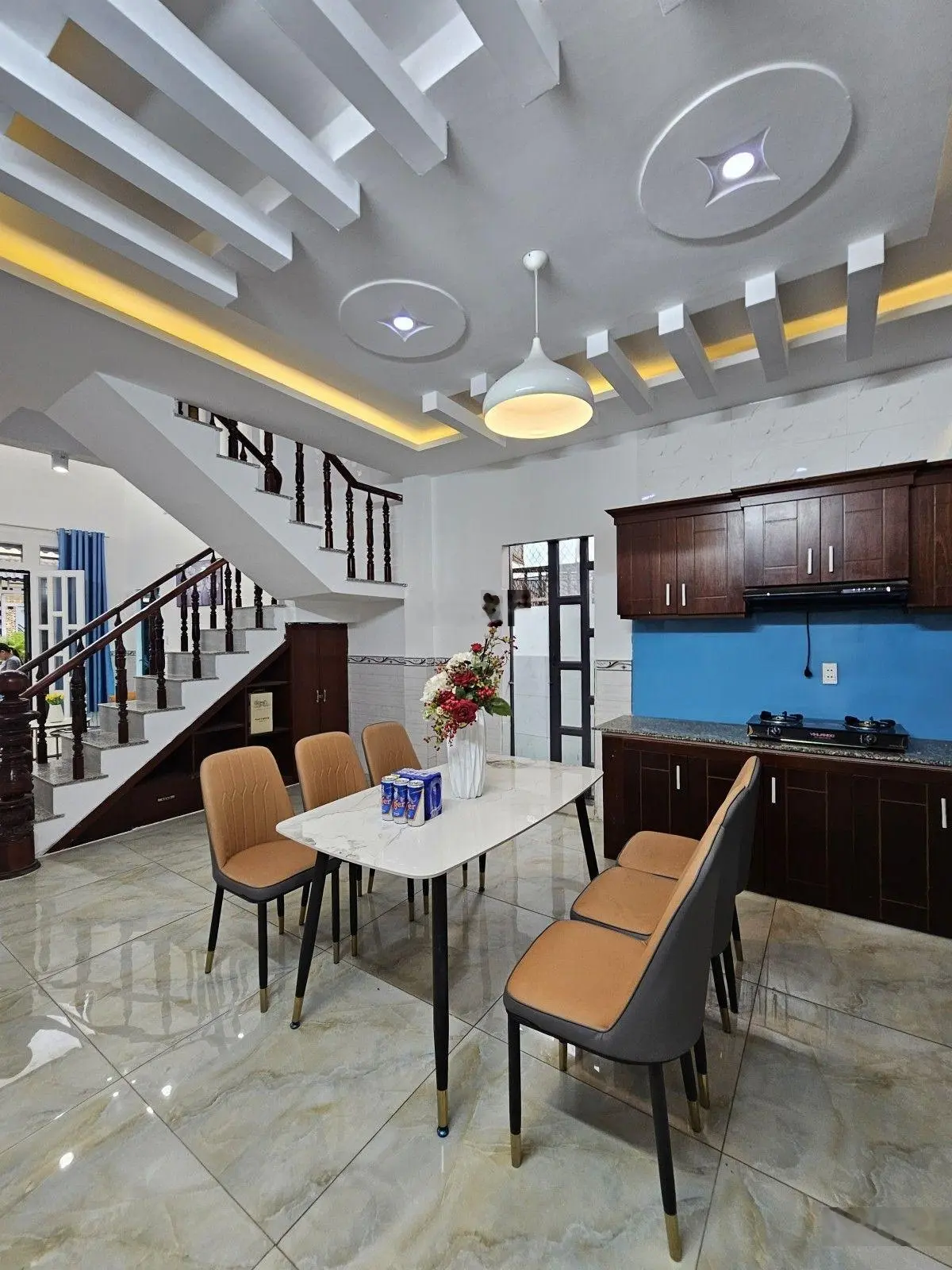 Nhà giá rẻ - 67m - 4 tầng - hẻm 7m - chủ gấp bán giảm 200t riệu còn 4.7 tỷ.ngay hiệp thành q.12