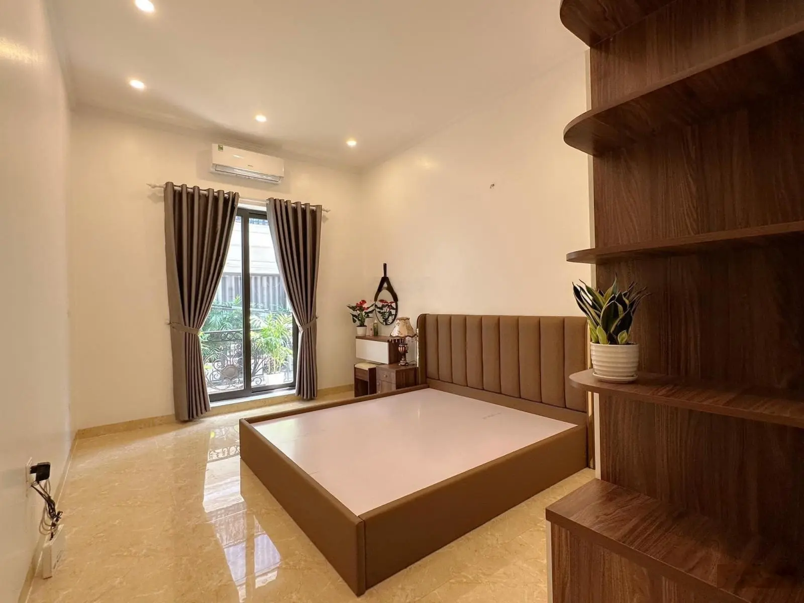 10 Bán nhà riêng tại Hào Nam, 16 tỷ, 55 m2, 6PN, 5WC, view đẹp, uy tín