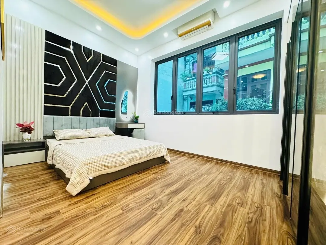 Bán gấp nhà phân lô ô tô tại Xuân Thuỷ - Cầu Giấy, 7 tầng x 50m2 giá cực tốt