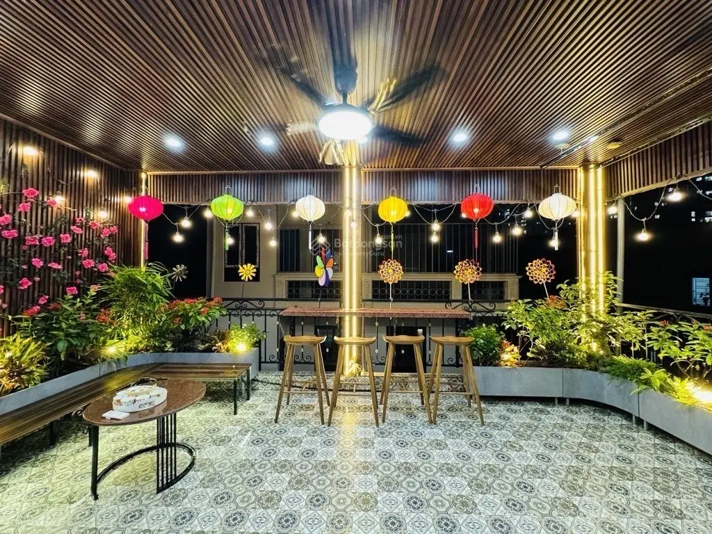 Bán nhà Hoàng Mai - ô tô đỗ cửa vào nhà - Kinh doanh đỉnh - 40m2 - 4PN. Giá: 7,8 tỷ. LH: 0779 548 ***