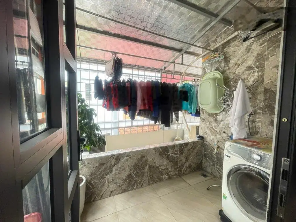 Lạc Long Quân, 5 tầng, dân xây, Wiew sân chơi, lô góc, full nội thất , Chào 7,9 tỉ
