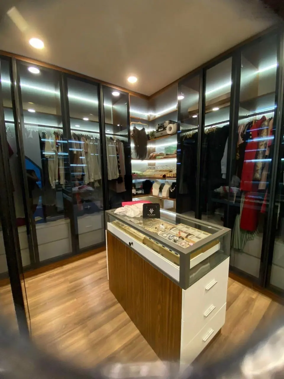 Bán căn hộ The View 4PN 3WC 168m2 full nội thất căn hộ Duplex sở hữu tầng sky garden, hồ bơi 9.2 tỷ