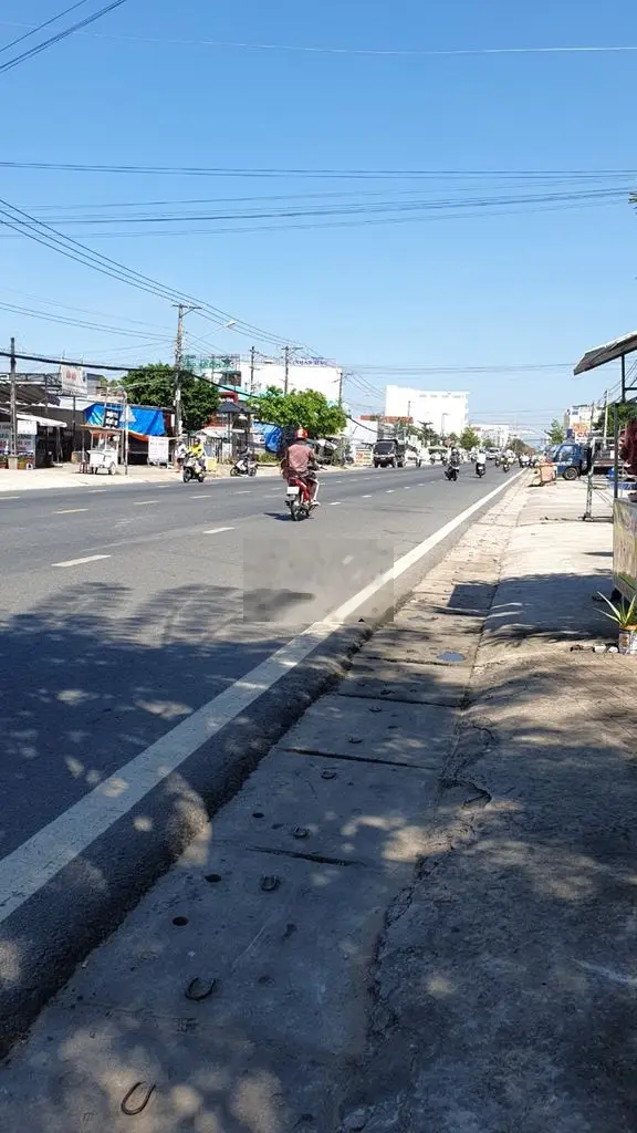 Nhà Và Đất, Mặt Tiền Quốc lộ 1A, Cặp Với Khách Sạn Á Đông 2, Lộ 8m
