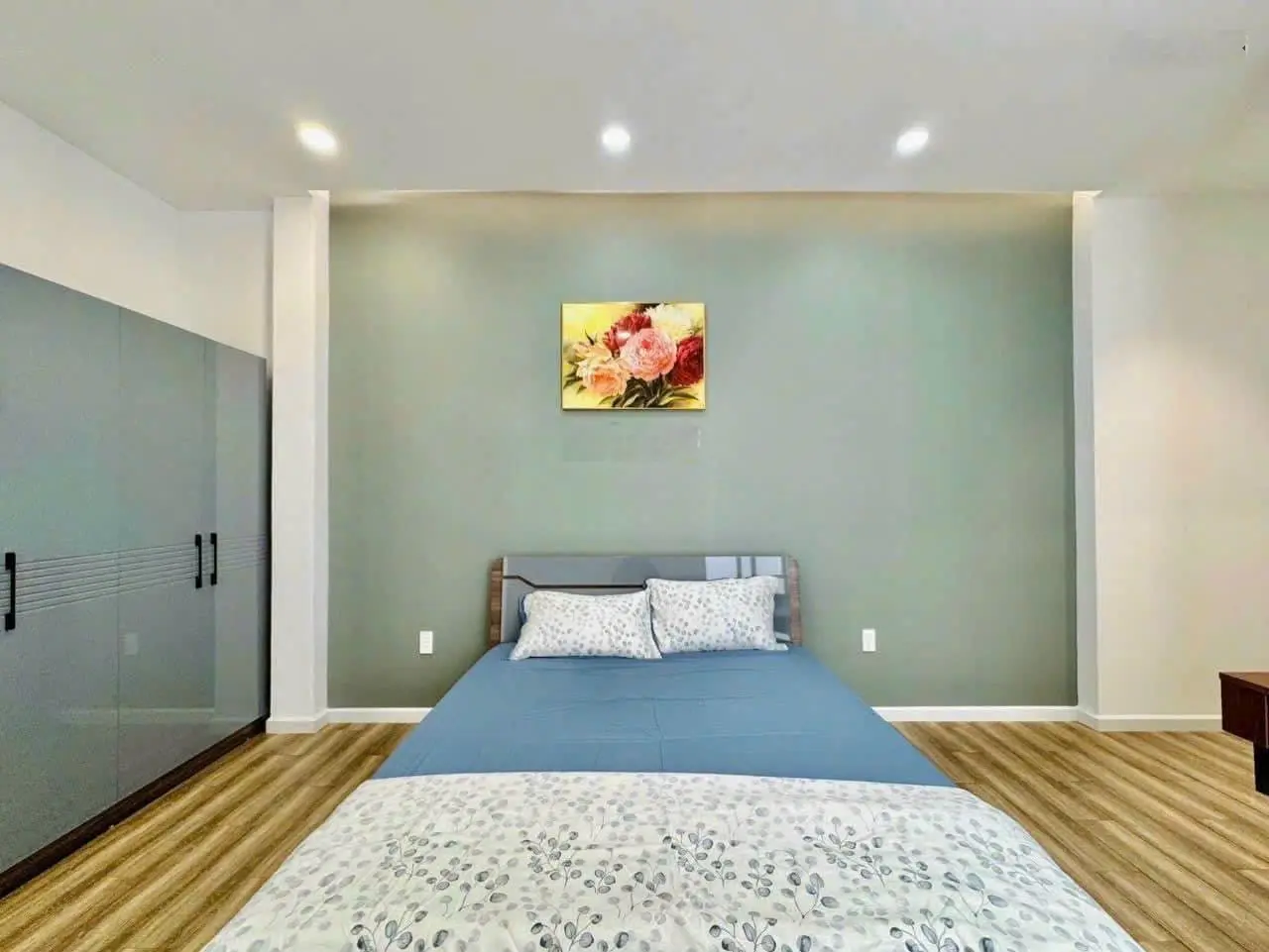 Bán nhà 80m2 Sư Vạn Hạnh, Q10 - Gần Vạn Hạnh Mall. Giá 4 tỷ 850. Xây 1 trệt 2 lầu. Hẻm 6m, sổ riêng