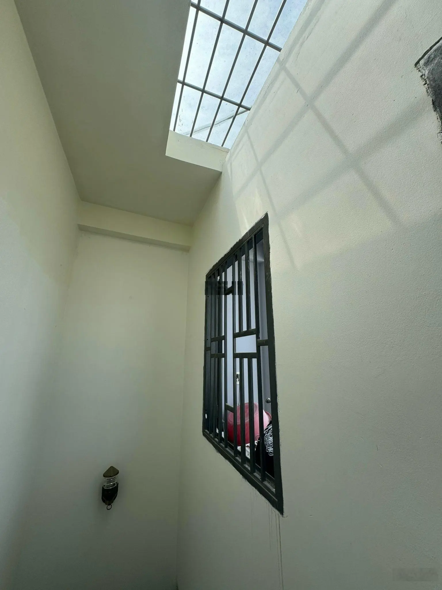 Bán nhà 4 tầng, 5 phòng ngủ Khánh Hội sử dụng ngay