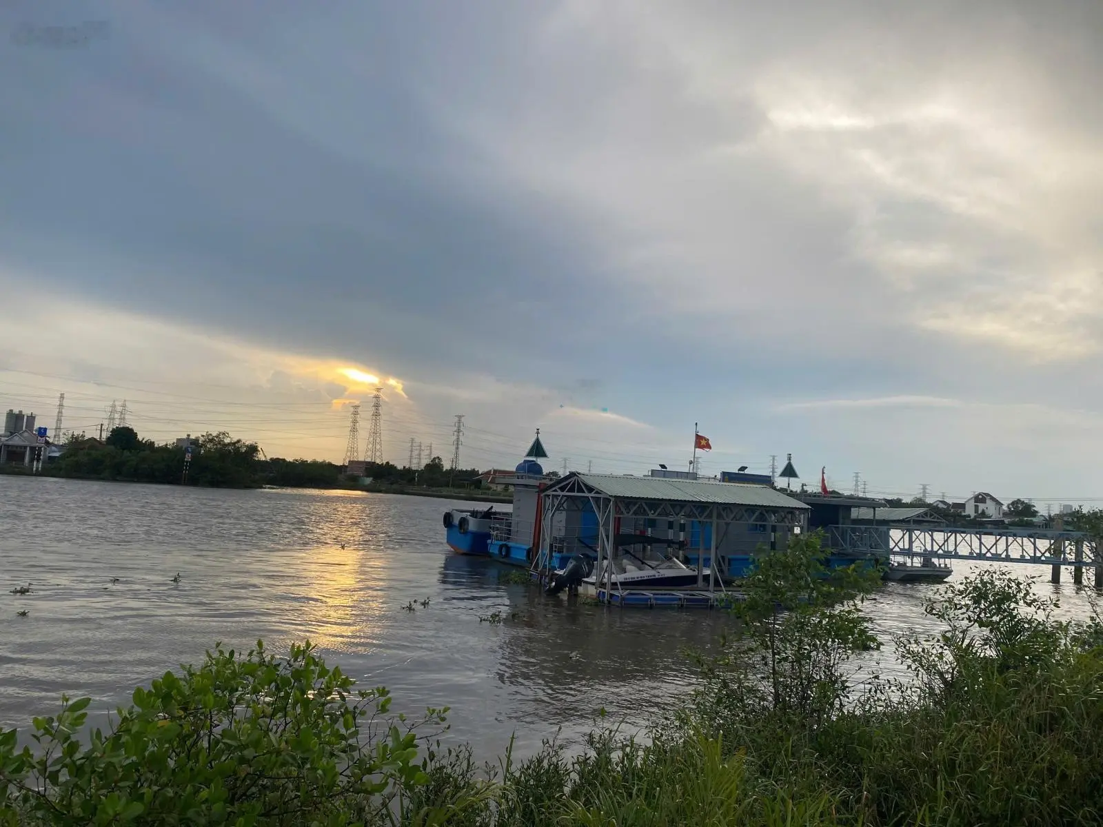 Chỉ 39tr/m2 nhà đẹp 2 mặt tiền view sông, gần chợ - cầu Mương Chuối, UBND nhà bè