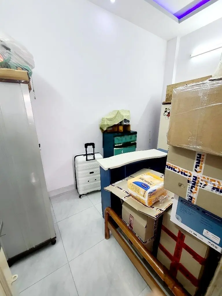 Hot, bán gấp nhà mới Chiến Lược, BT, 40m2, 2 tầng btct, hẻm xe hơi gần MT, chỉ 3 x tỷ