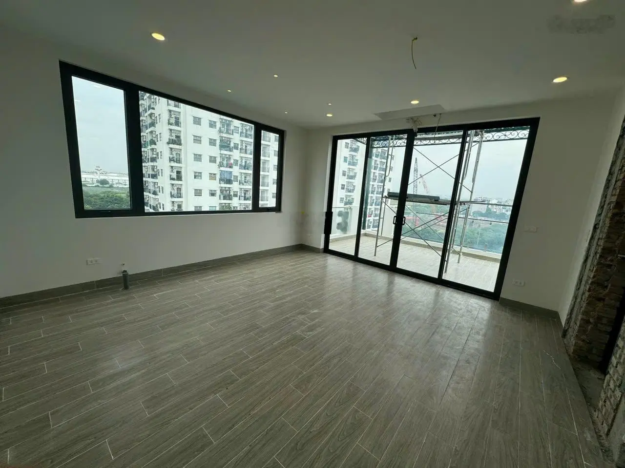 Bán nhà Phúc Lợi căn góc 55 m2 x 6 tầng x 6m MT, thang máy, ngõ ô tô tránh nhau, kinh doanh