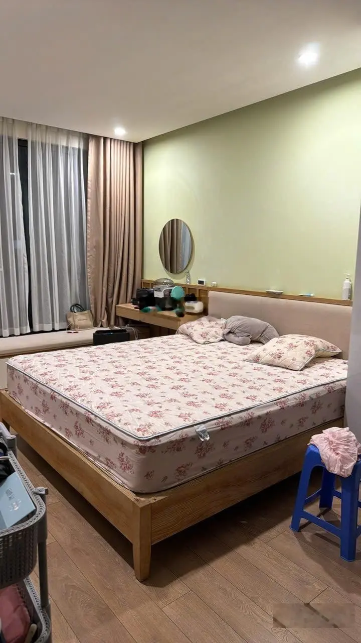 Chính chủ gửi bán căn 83m2 - chung cư 6th Element, giá thỏa thuận. Full nội thất. LH 0559 009 ***
